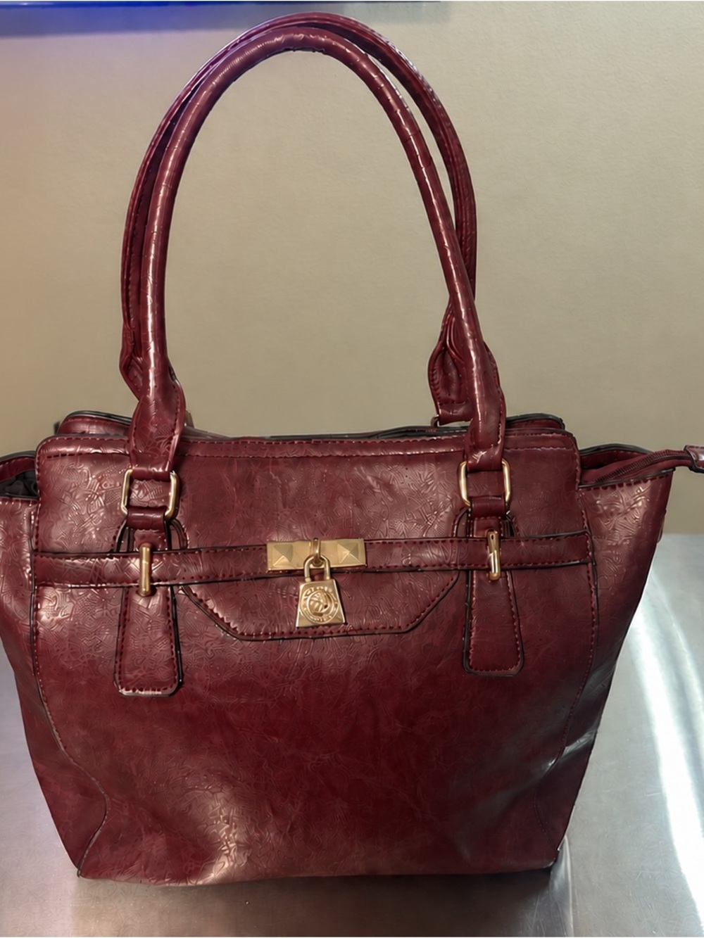 Kamel Reina Burgundy Shoulder Purse.